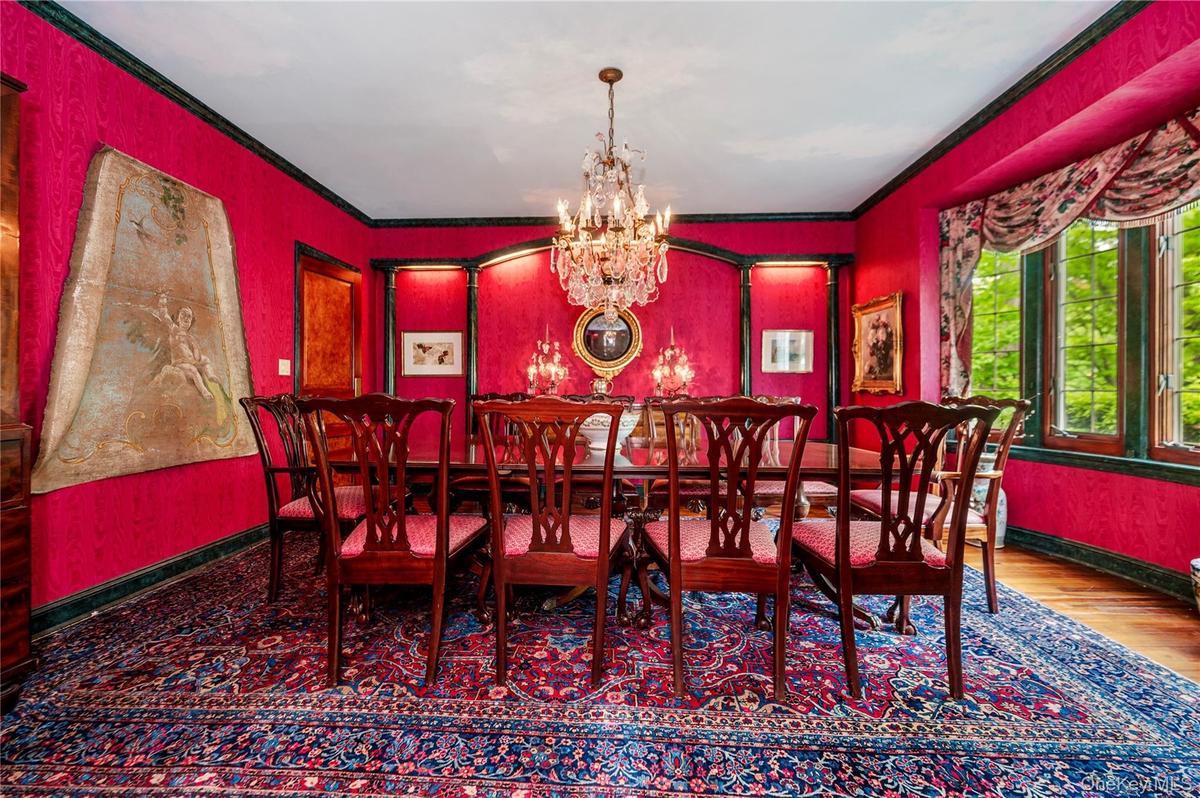 Formal dining room