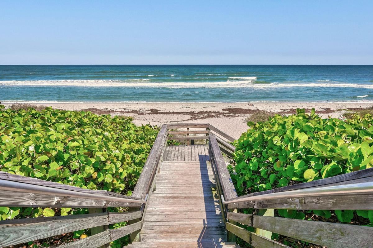 DIRECT BEACH ACCESS