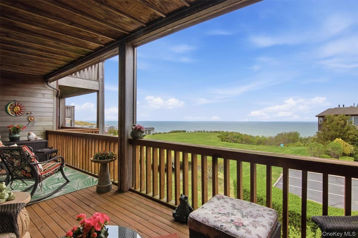 Outdoor Living at its Best on Your Deck