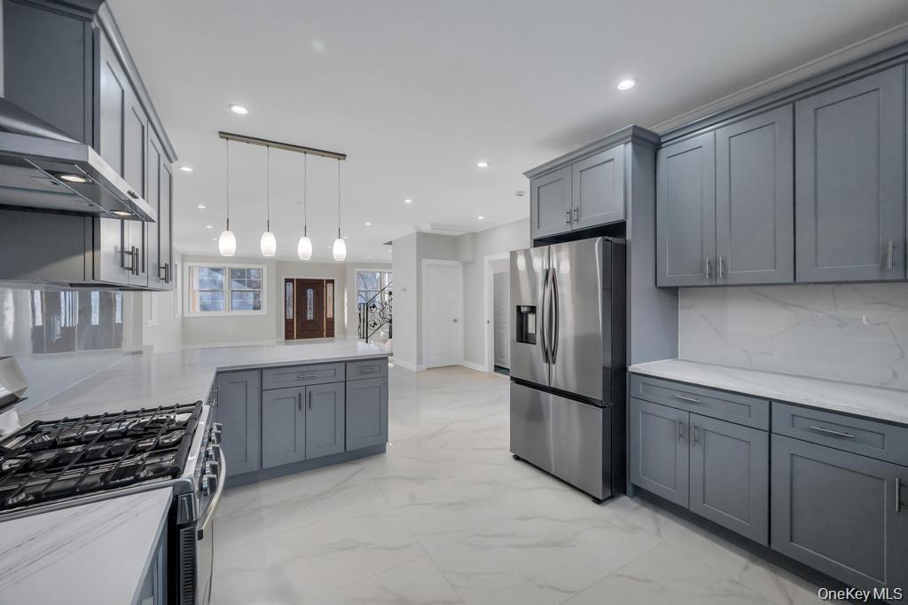 Eat-In Kitchen