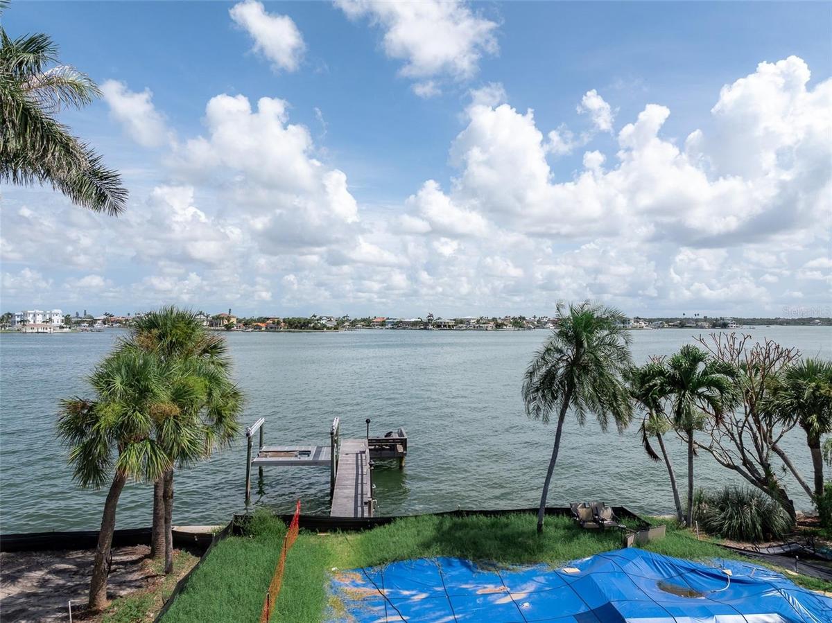 85' of Waterfront lot with existing dock and deep pool