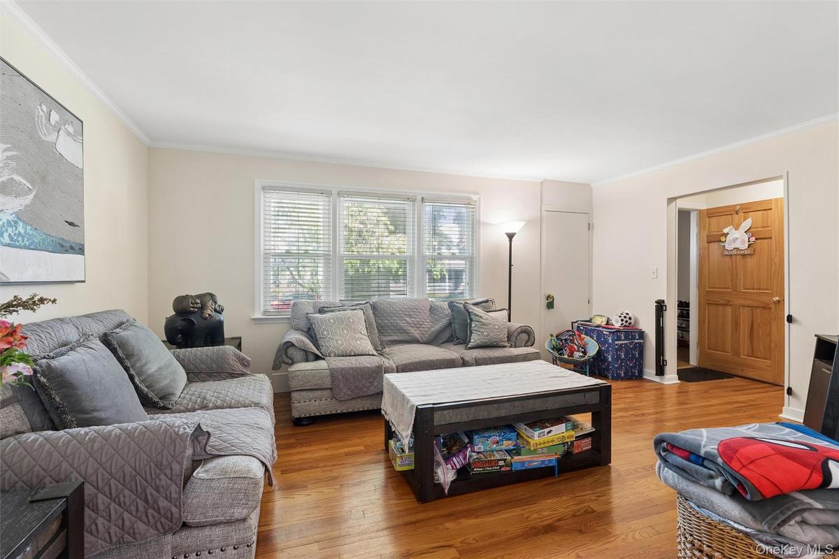1st Floor Living Room