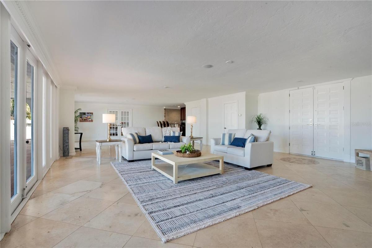 Living room 5