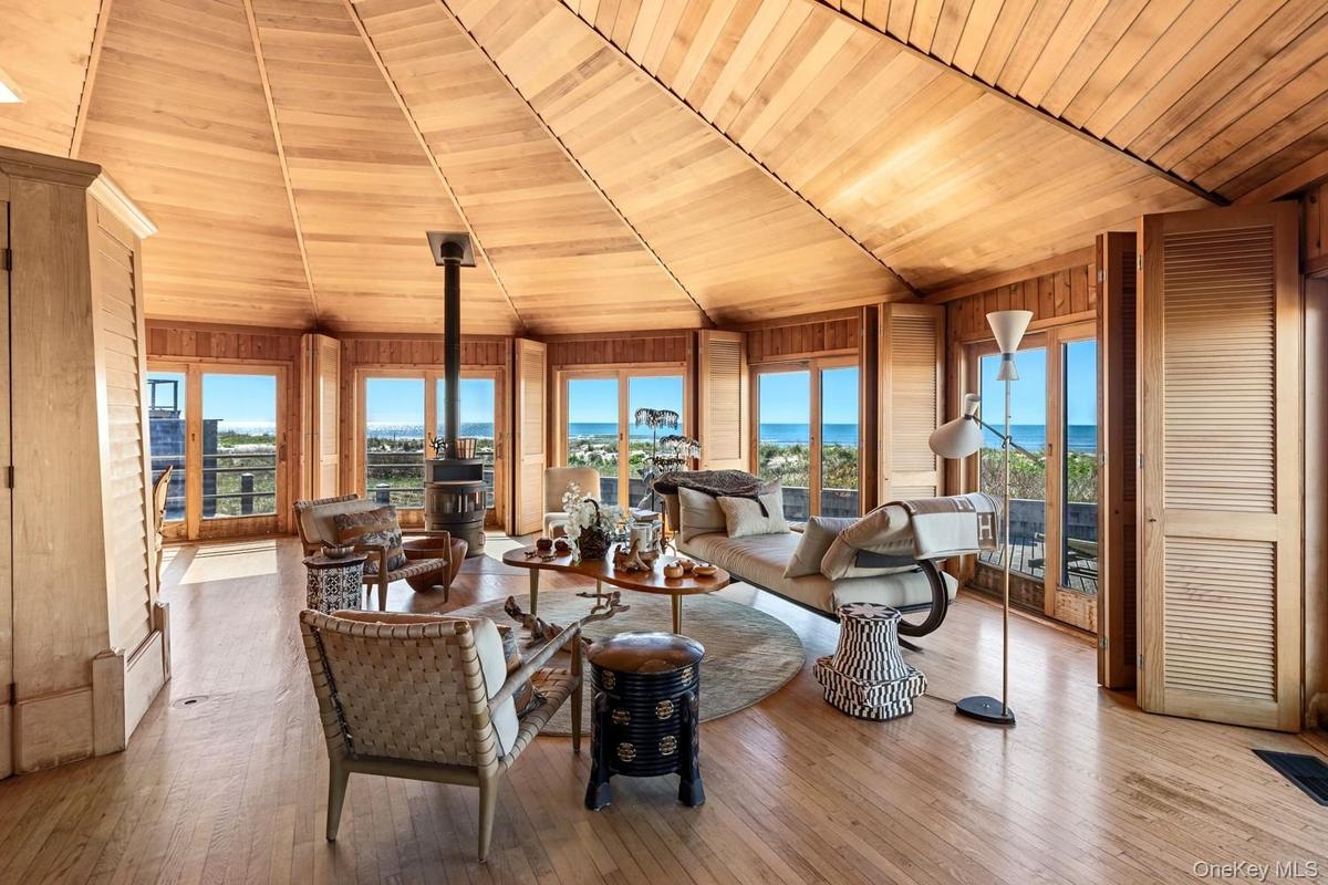 Living Room with views of the Ocean