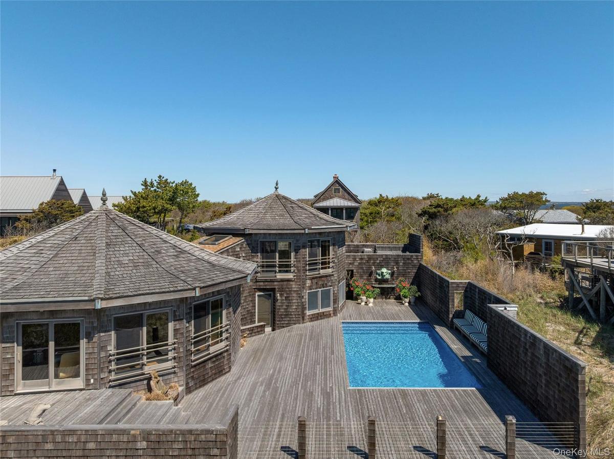 View looking at the property from the Ocean side