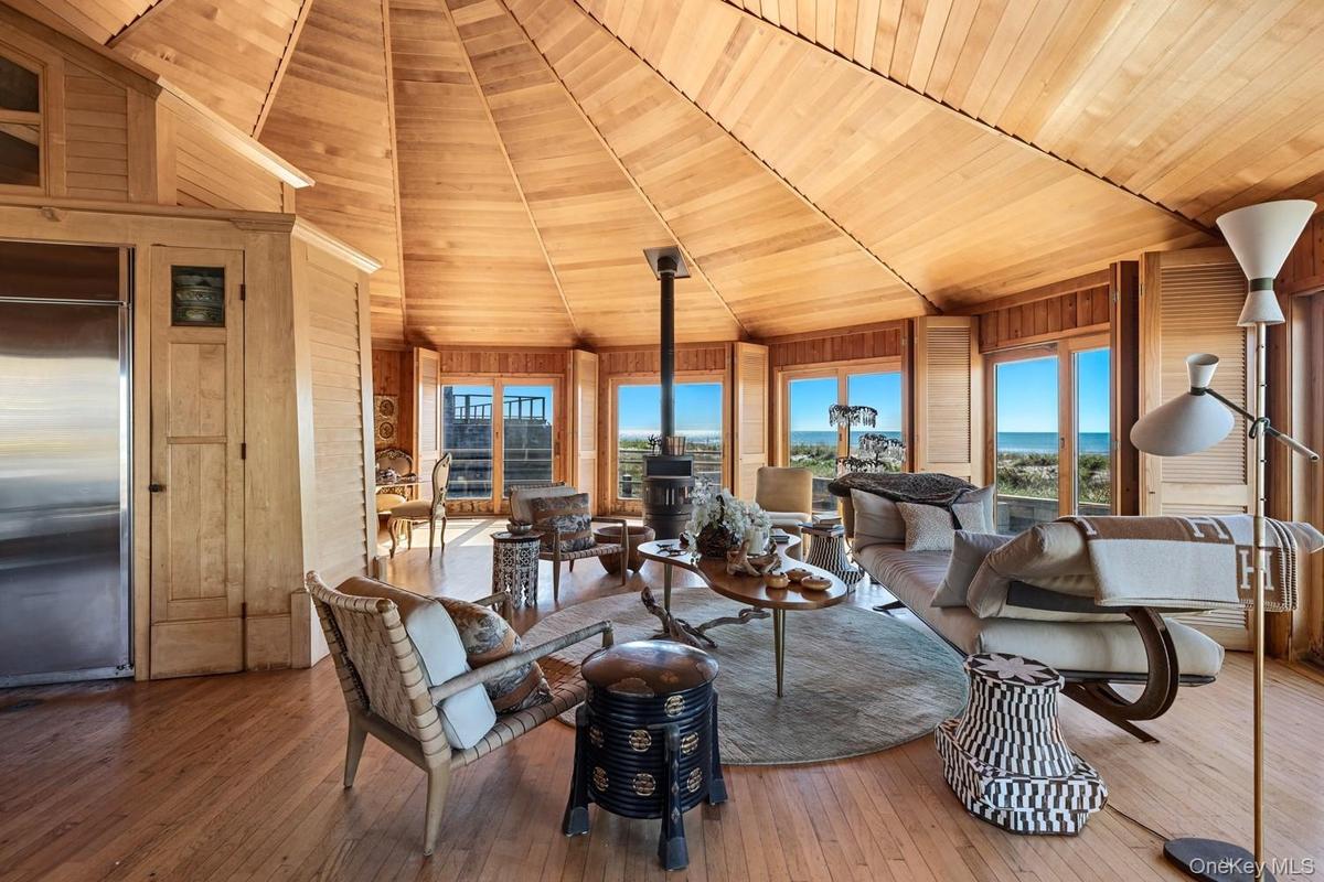 Living Room with views of the Ocean