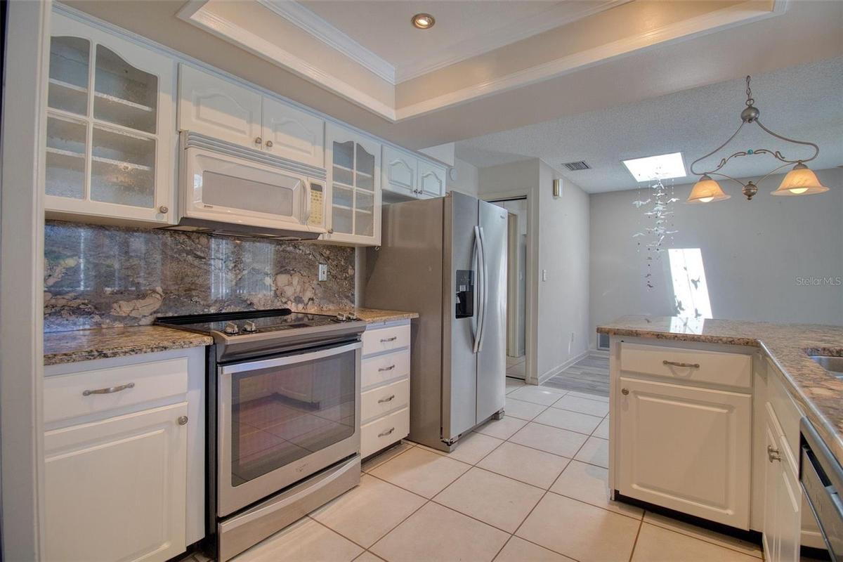 Quartz Counters & Backsplash