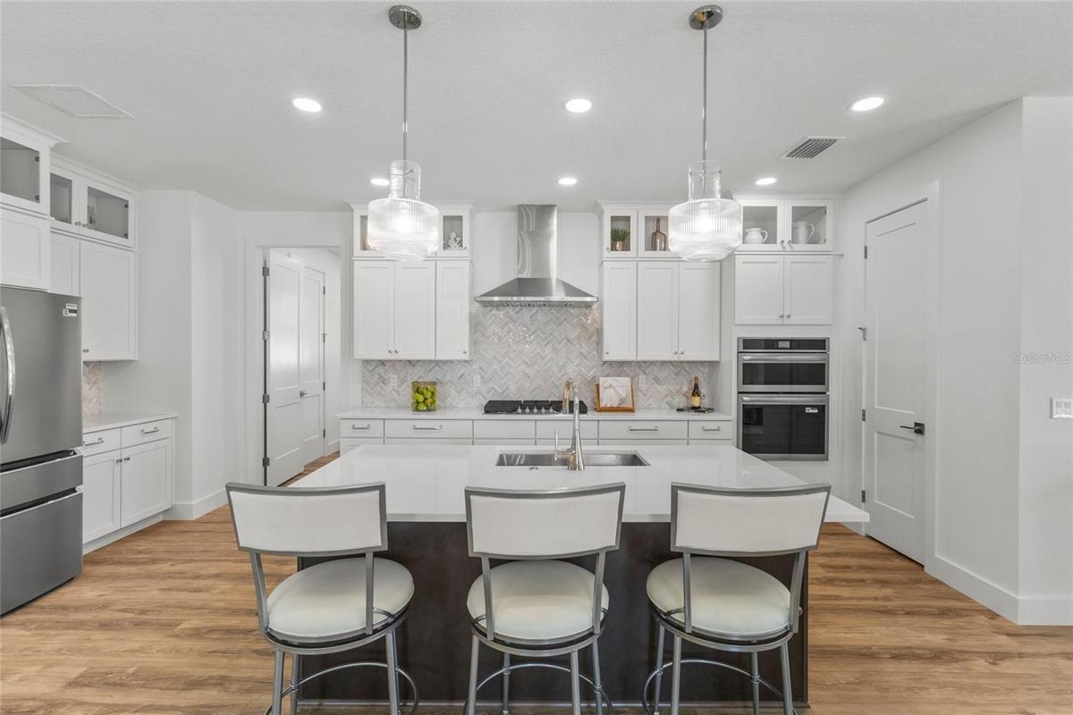 Stainless appliance package, Large pantry to the right