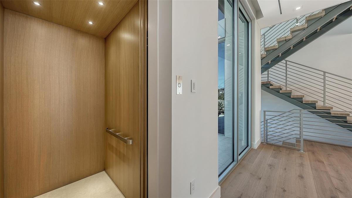 3 stop elevator
