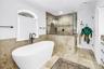 Primary en-suite