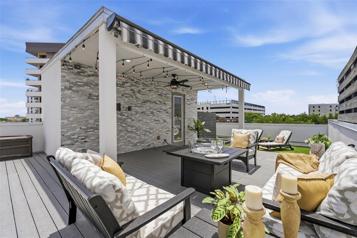 Expansive Roof Top Deck