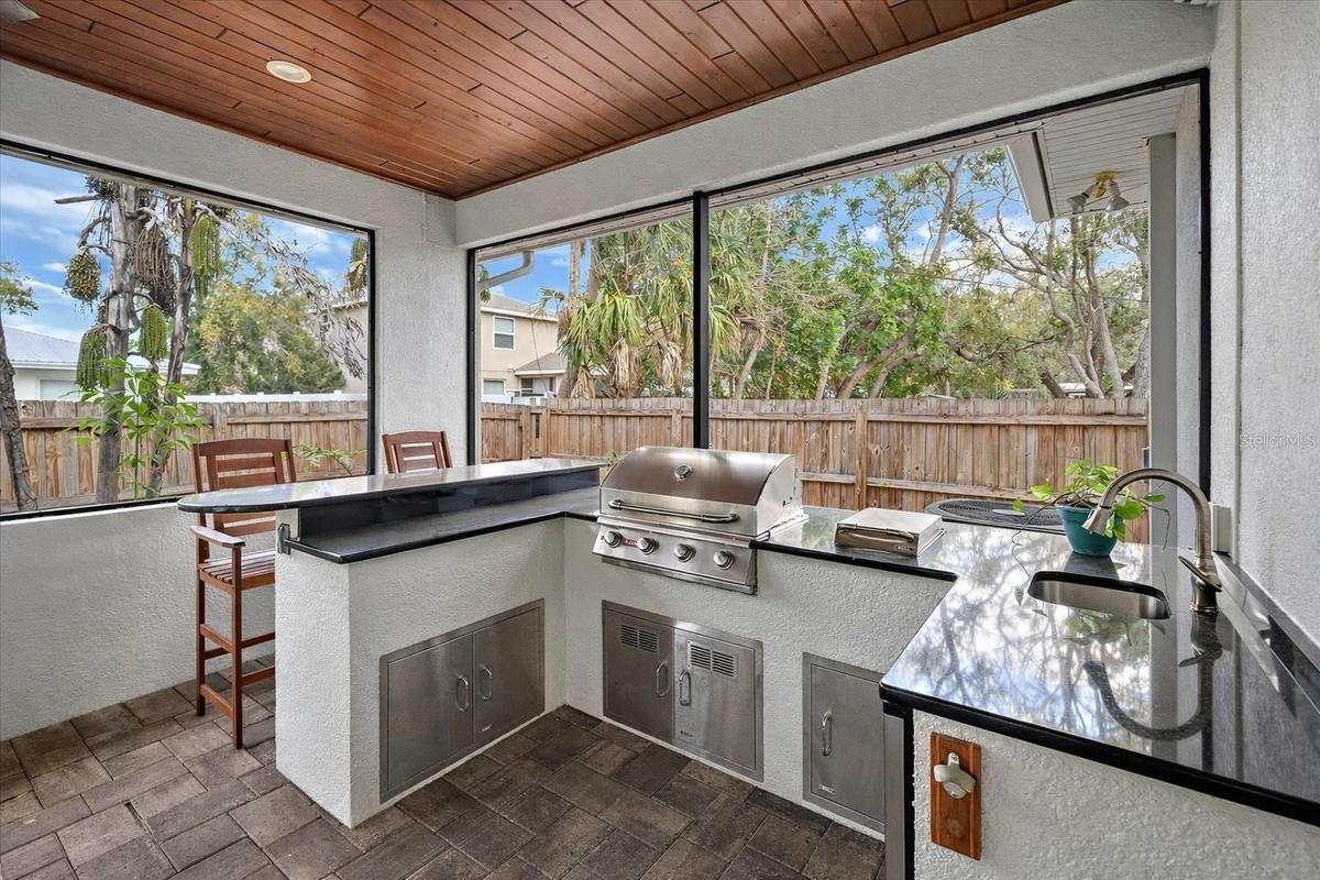 Outdoor Kitchen