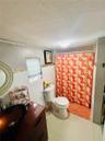 Bathroom apt 1