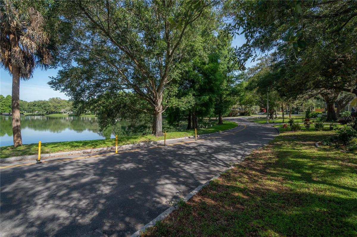 Lake Roberta... the heart of the neighborhood