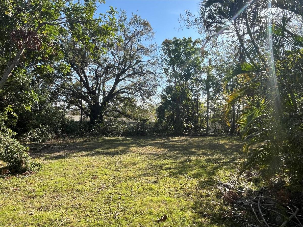 CORNER LOT ON RINGLING  BLVD AND DAVIS BLVD