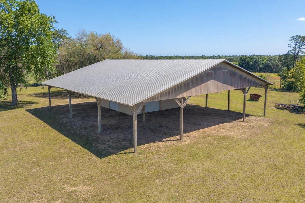 Workshop/polebarn