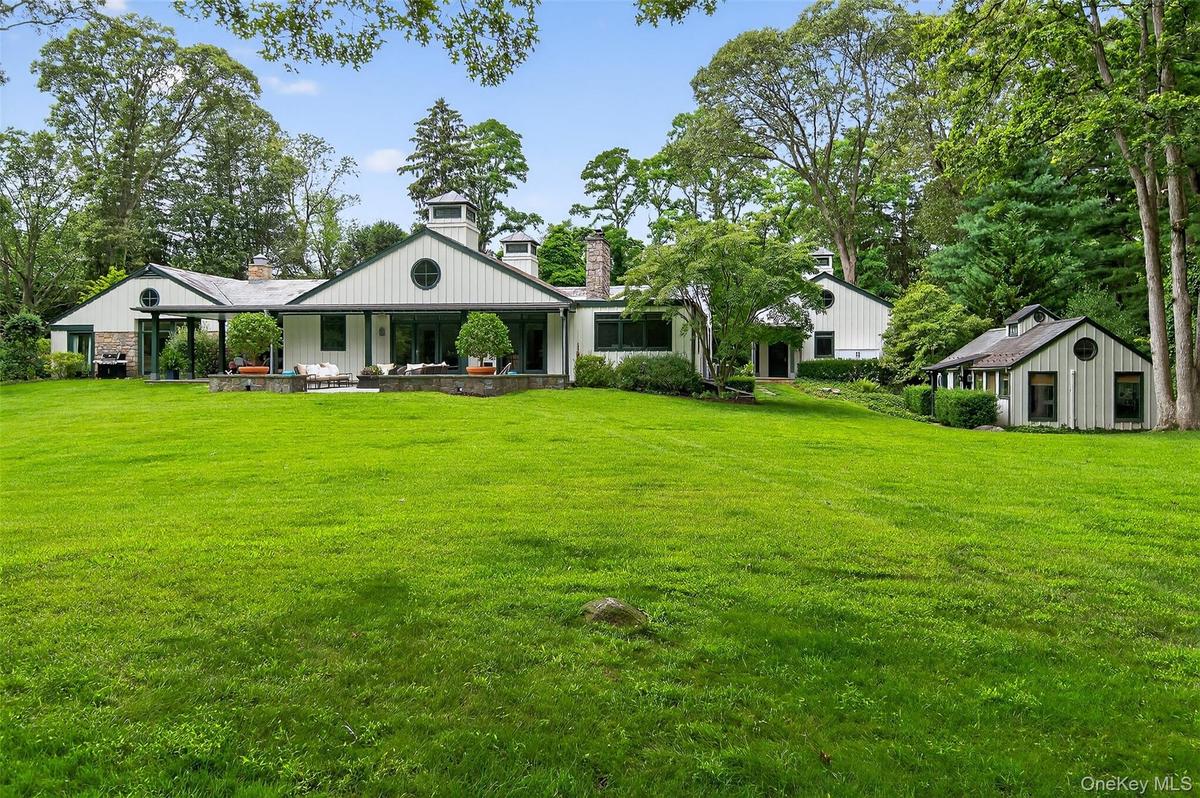 Rolling back yard with exterior view