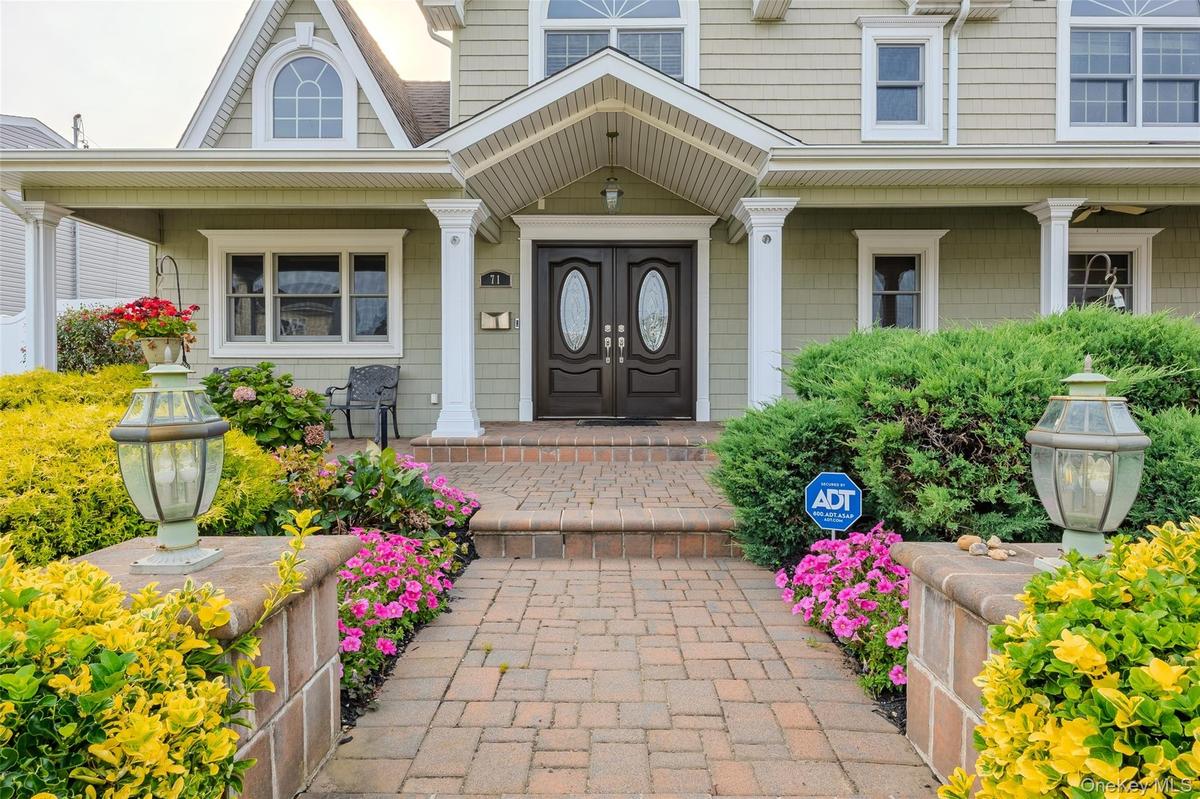 Entrance to property with a porch