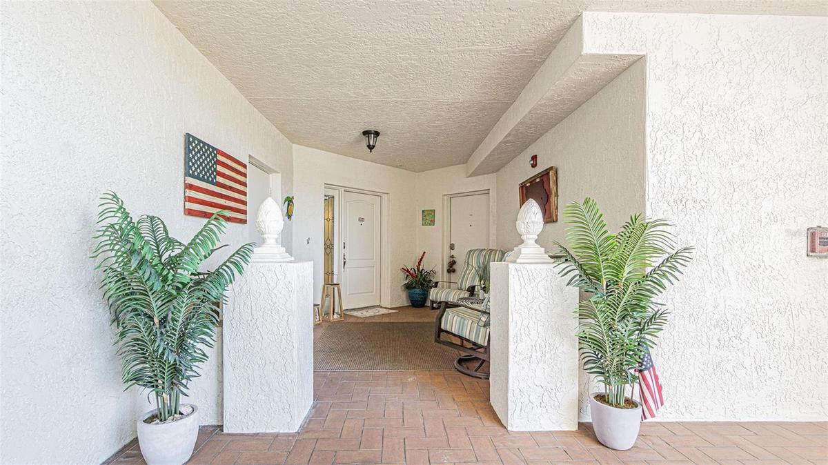 Front Porch - Main Ent