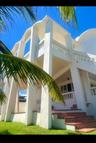Exterior con balcones / Exterior with balconies