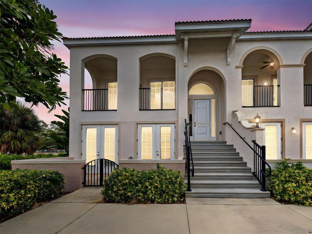 Welcome to 445 Nokomis Ave S