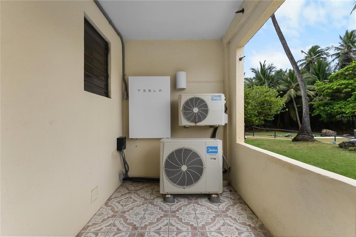 Tesla Battery runs the whole villa