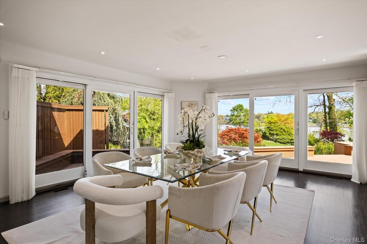 dining area looking over Manhasset Bay