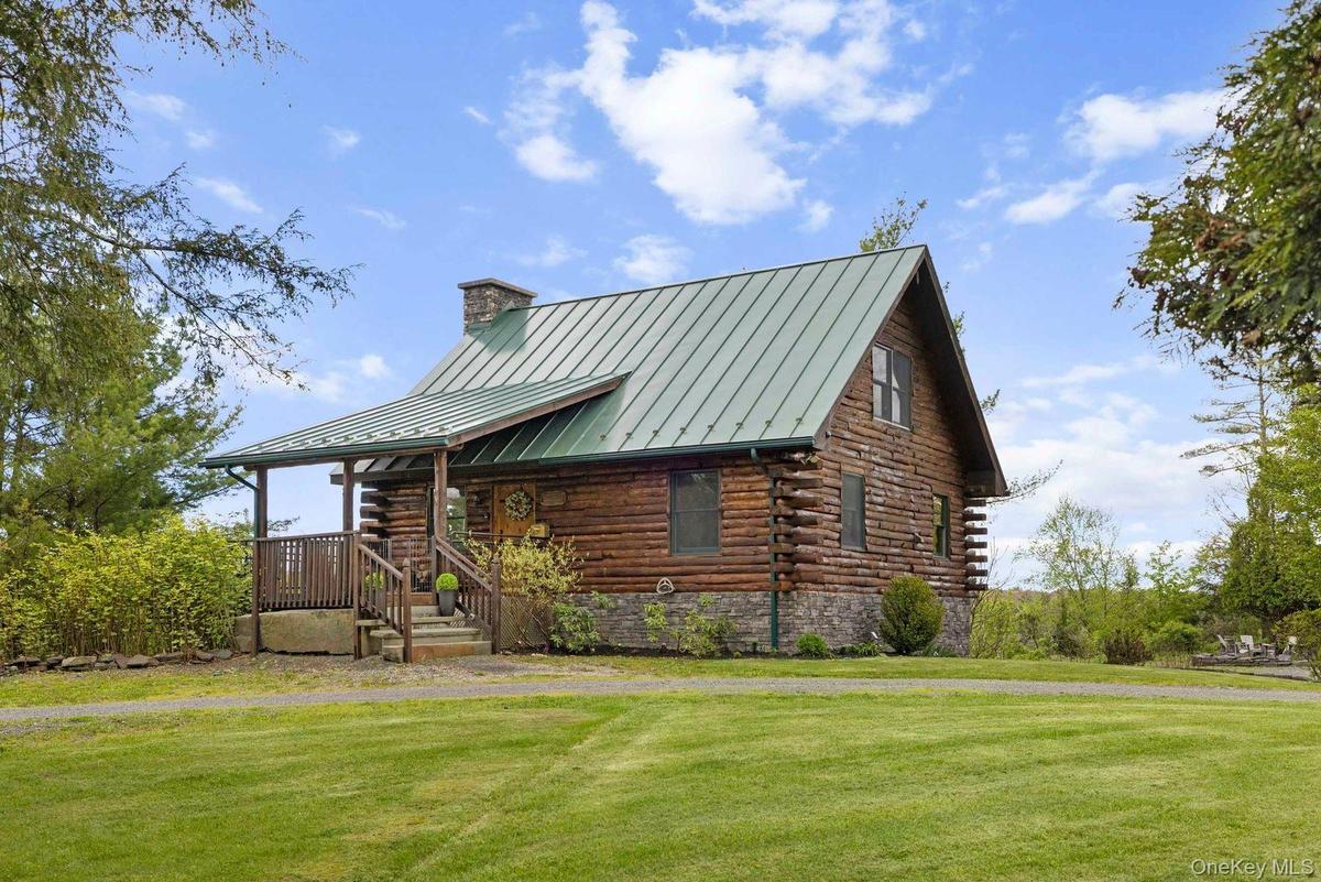 Beautiful Custom Built Handcrafted Log Home