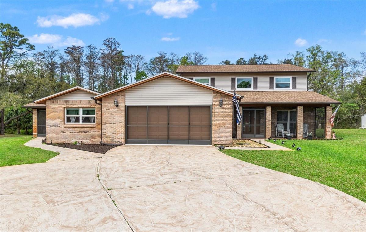 2 car garage with screen door