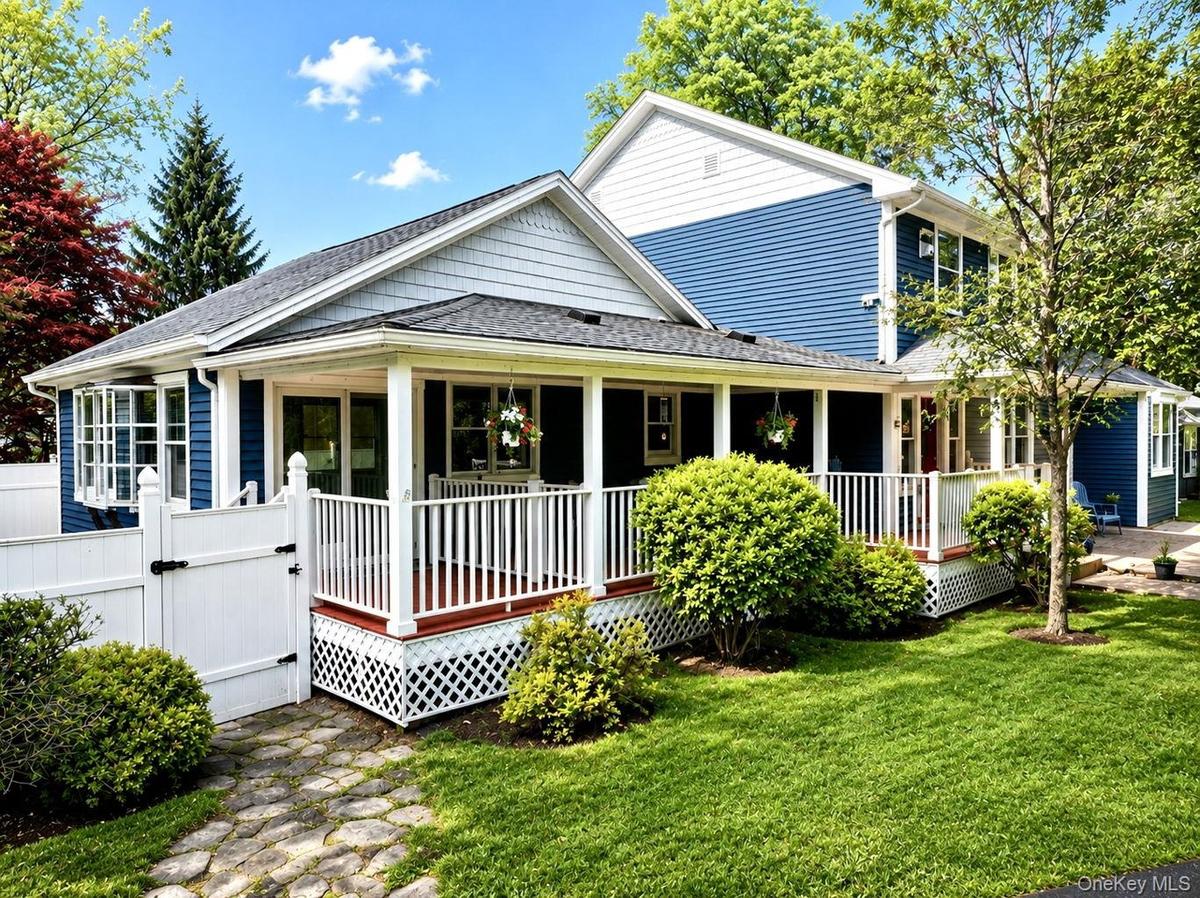 Wonderful covered front porch to relax on!