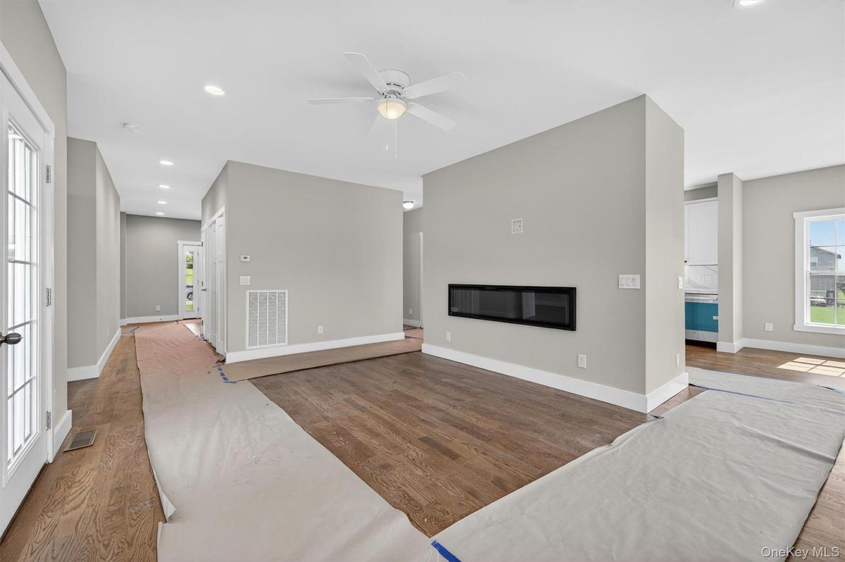 Family room with views from the three directions of the house.