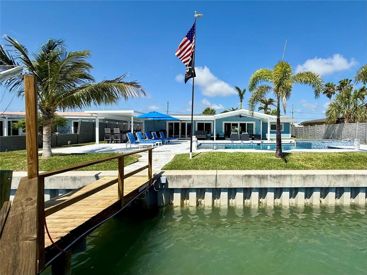 New sea wall and boat lift