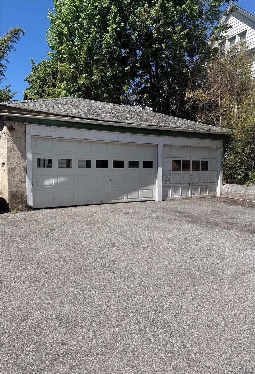 3 car garage