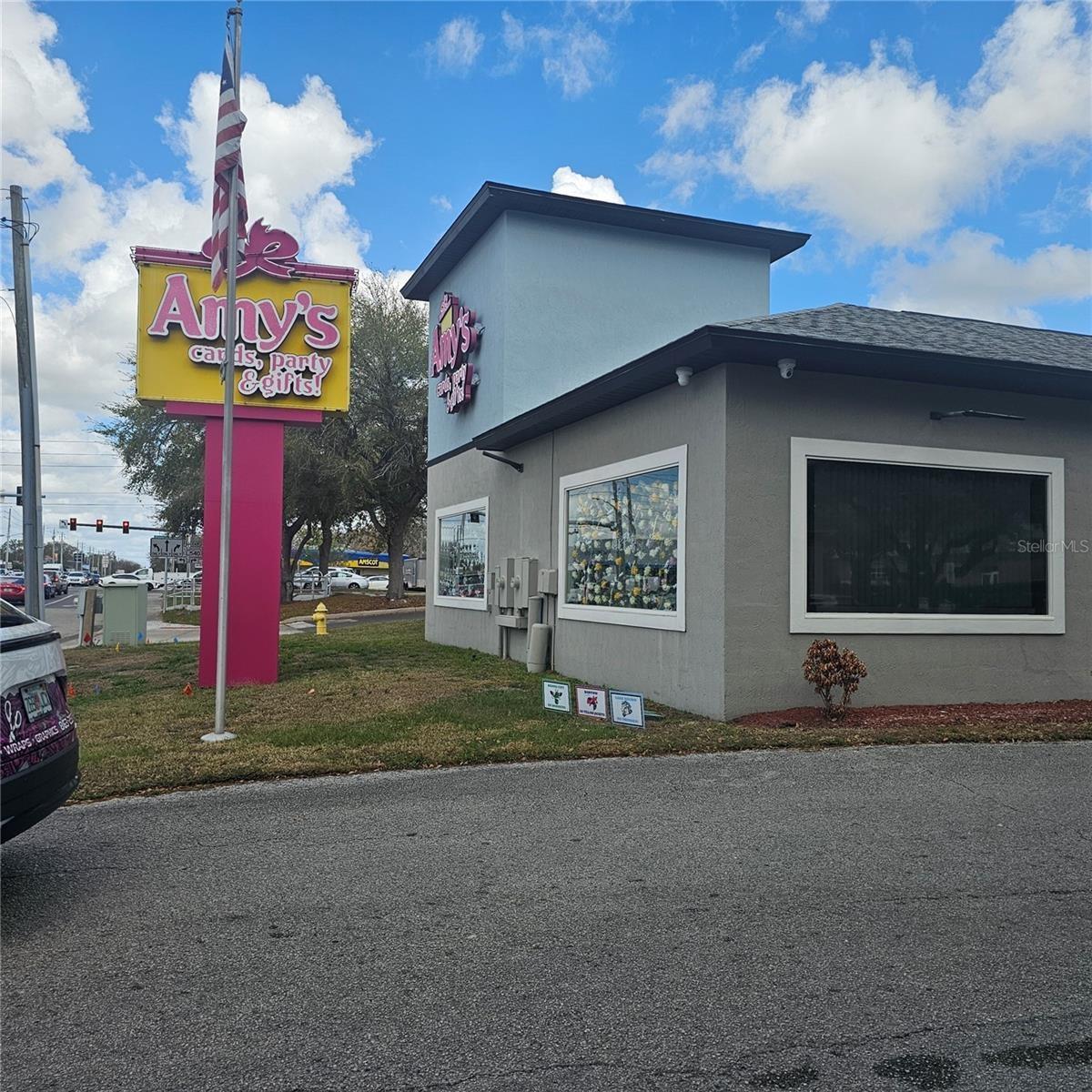 Front facing 1st Street