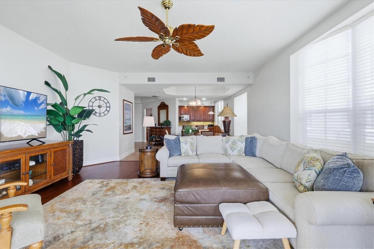 Great room, dining room, and kitchen combo