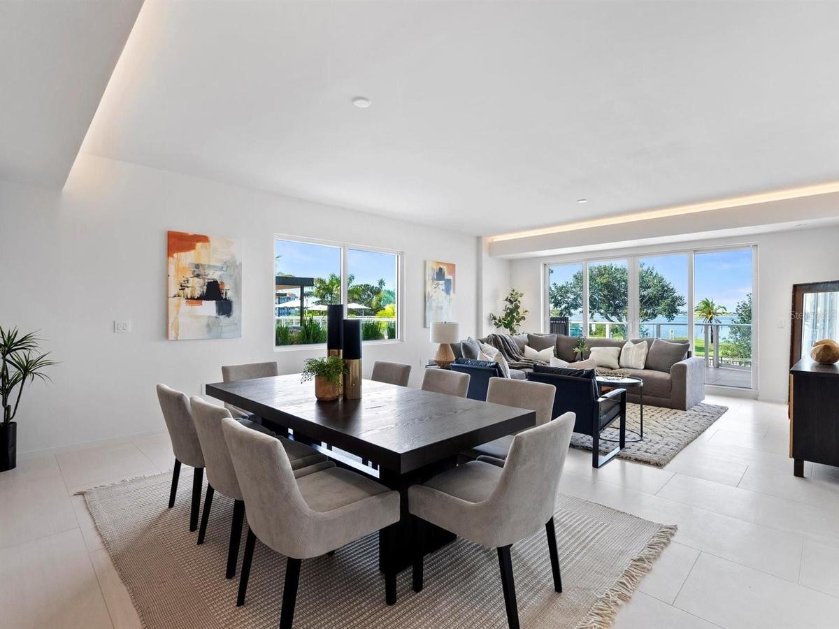 Garden Residence 103 w/ Water Views