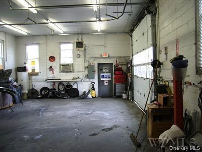 interior right side of body shop