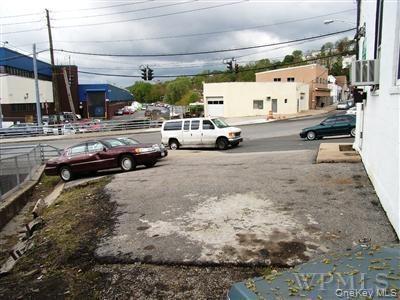 Parking lot of right side of body shop