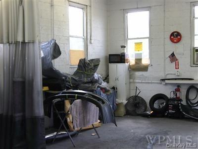 interior right side of body shop