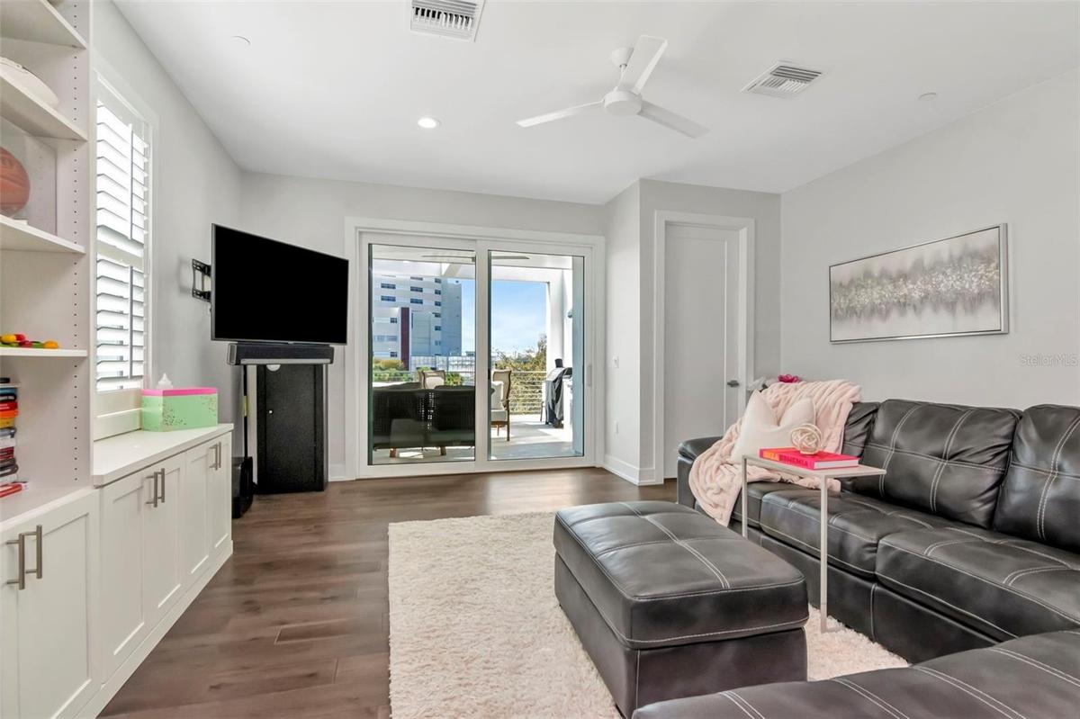 Fourth floor bonus room with access to rooftop deck