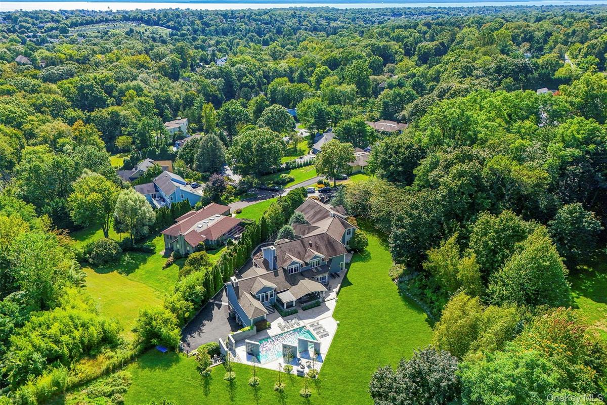 Stunning estate located 1.5 miles from Rye Train station and 28 miles from Midtown Manhattan