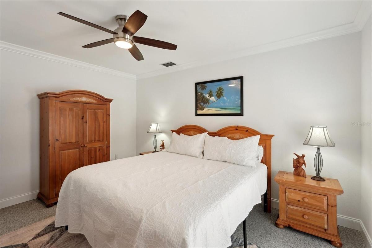 Guest bedroom 1 downstairs