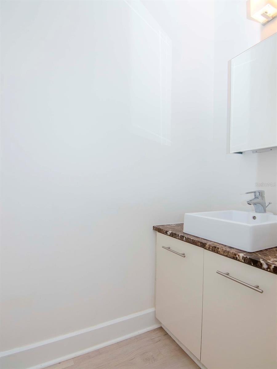 1st level half bath