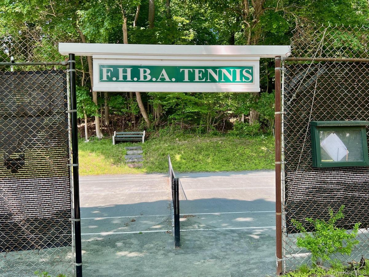 Private Fort Hill Beach Assoc.  Tennis available