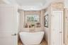 Primary bathroom/tub