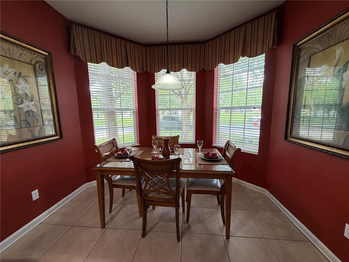 Kitchen dining area
