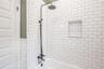 Guest bathroom (downstairs)