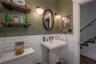 Guest bathroom (downstairs)