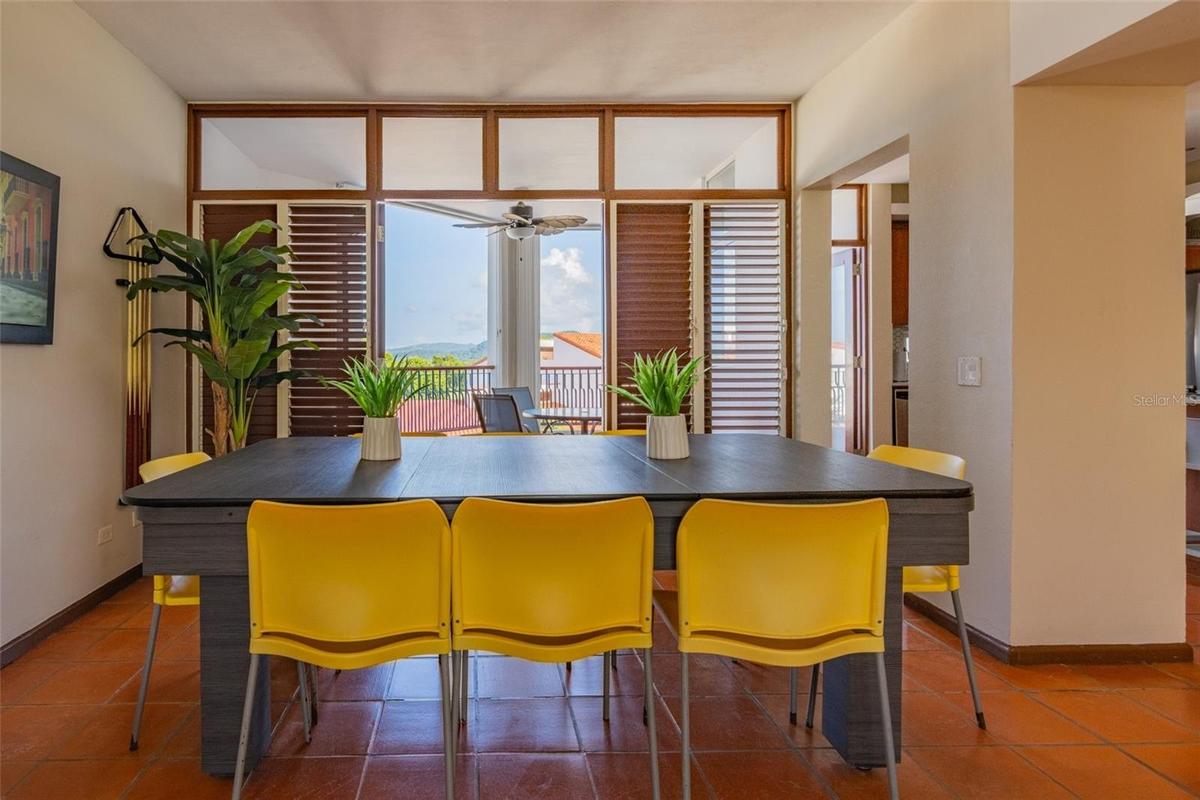 Bright Dining Space with Resort Ambiance