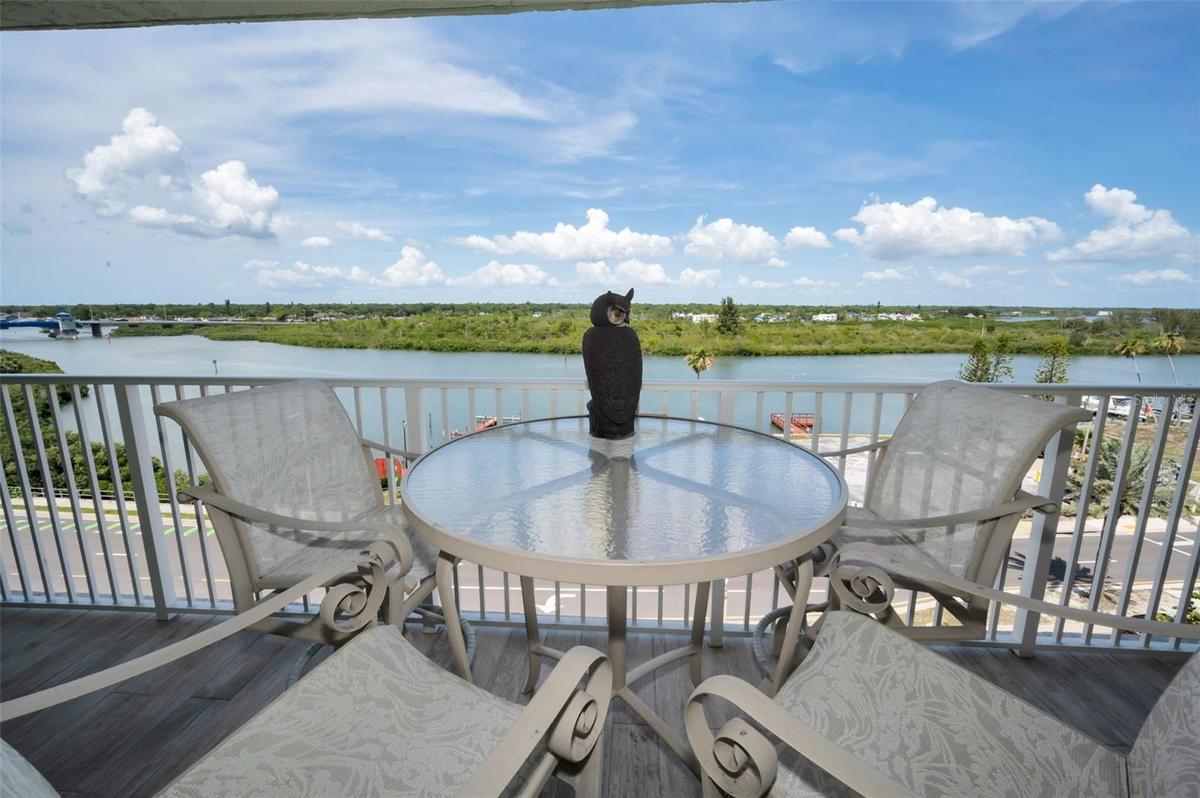6th floor balcony view - sipping your coffee or tea and overlooking the Intercoastal waterway boats passing by - or directly on the beach for sunbathi